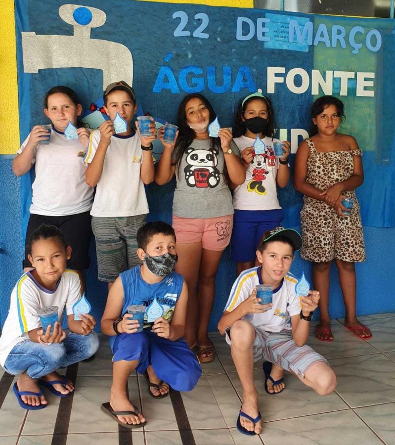 ESCOLAS MUNICIPAIS REALIZAM TRABALHOS ALUSIVOS AO DIA DA ÁGUA